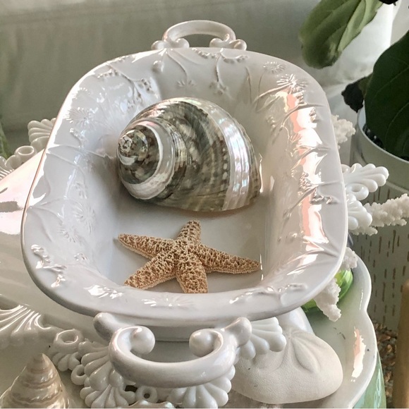 Sweet White Handle Ceramic Serving Display Bowl - Picture 3 of 7